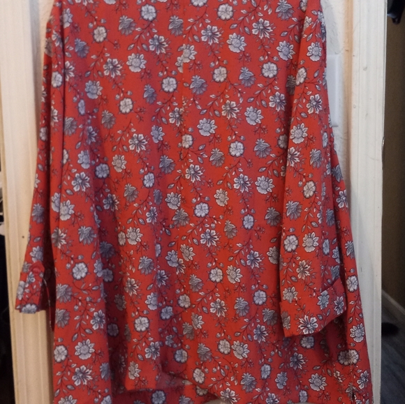 Catherine's Plus Size Floral Blouse - Picture 7 of 8